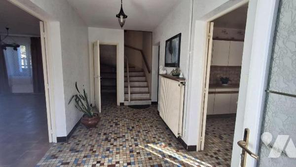 Maison à Vendre à Occagnes (61200) disposant d'une surface habitable d'environ 147,33 m² . Elle...