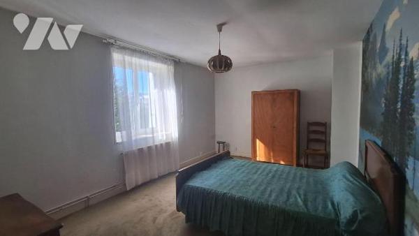 Maison à Vendre à Occagnes (61200) disposant d'une surface habitable d'environ 147,33 m² . Elle...