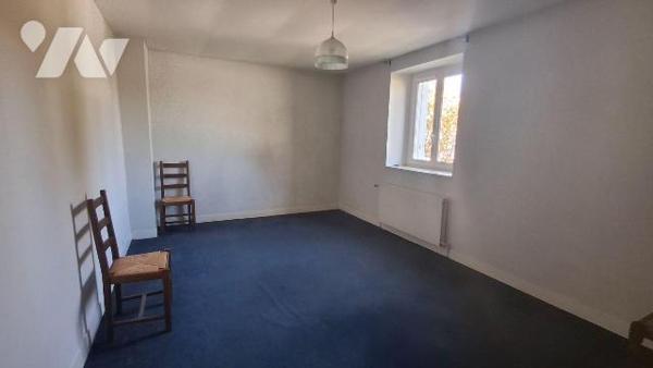 Maison à Vendre à Occagnes (61200) disposant d'une surface habitable d'environ 147,33 m² . Elle...