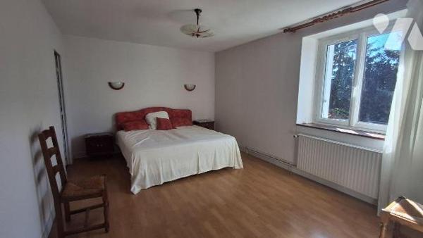 Maison à Vendre à Occagnes (61200) disposant d'une surface habitable d'environ 147,33 m² . Elle...