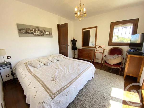 Maison à vendre  6 pièces - 116 m 2   STE MAXIME  - 83
