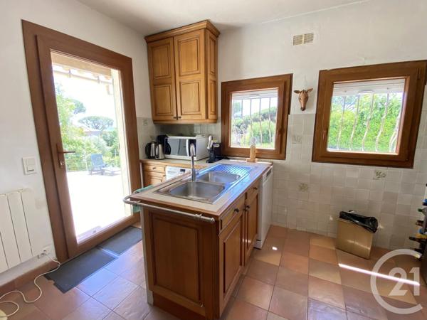 Maison à vendre  6 pièces - 116 m 2   STE MAXIME  - 83