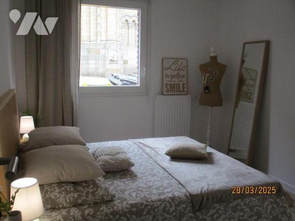 Dans immeuble neuf, au rez-de-chaussée :  APPARTEMENT comprenant entrée-couloir, buanderie-chau...