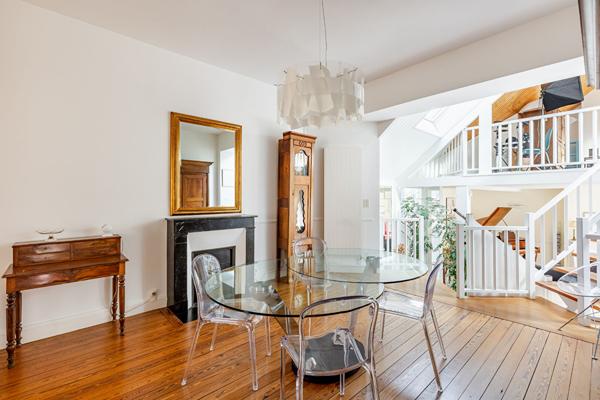 En Vente à Nantes - Jardin Des Plantes Maison 1900 De Caractère Au Calme Avec Garage.