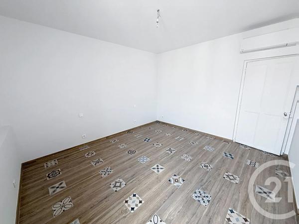 Maison à vendre  4 pièces - 65,25 m 2   CHATEAURENARD  - 13