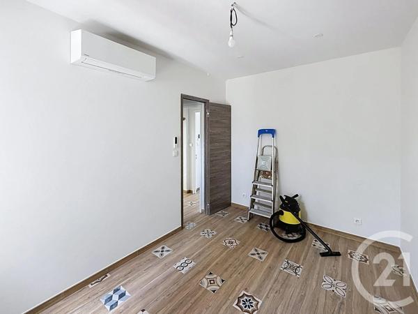 Maison à vendre  4 pièces - 65,25 m 2   CHATEAURENARD  - 13