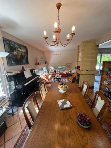 Maison à LANDAUL, 56690 - 8 pièces 161m²