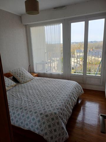 Appartement 94 m² lumineux avec balcons, cave et box, 3 chambres, 3ème étage à Saumur