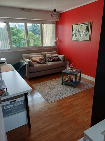 Appartement 94 m² lumineux avec balcons, cave et box, 3 chambres, 3ème étage à Saumur
