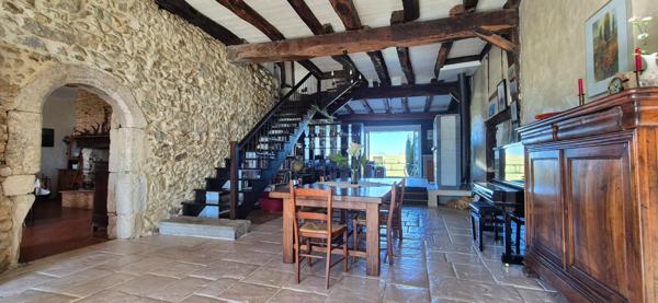 Magnifique ferme Chalossaise de 364m2 entièrement restaurée