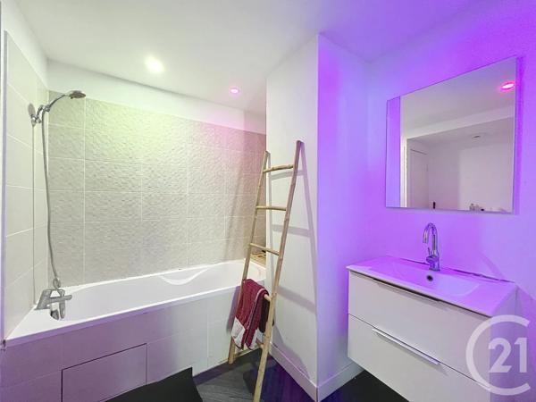 Appartement F2 à vendre  2 pièces - 41,05 m 2   FREJUS  - 83