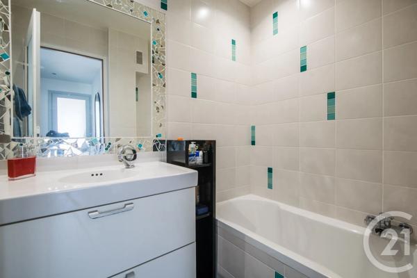 Appartement F4 à vendre  4 pièces - 111,42 m 2   NICE  - 06