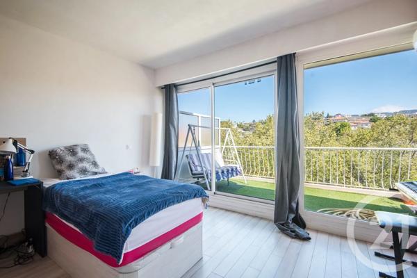 Appartement F4 à vendre  4 pièces - 111,42 m 2   NICE  - 06