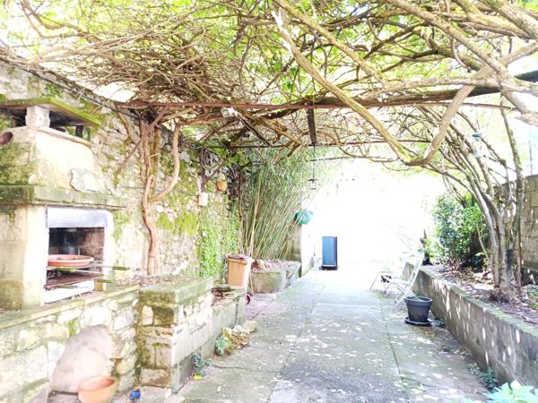 A SAISIR maison de village au coeur de la commune de Joyeuse