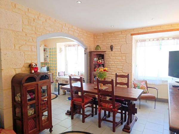 A SAISIR maison de village au coeur de la commune de Joyeuse