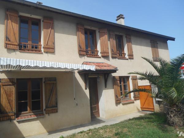 Petite maison au centre du village d'AUREILHAN