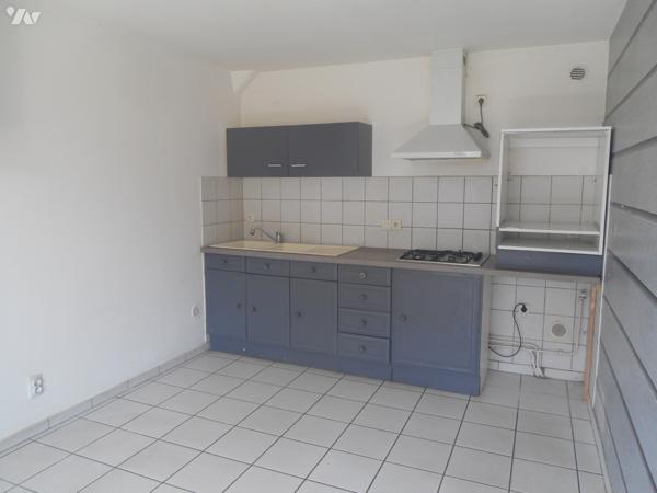 Petite maison au centre du village d'AUREILHAN