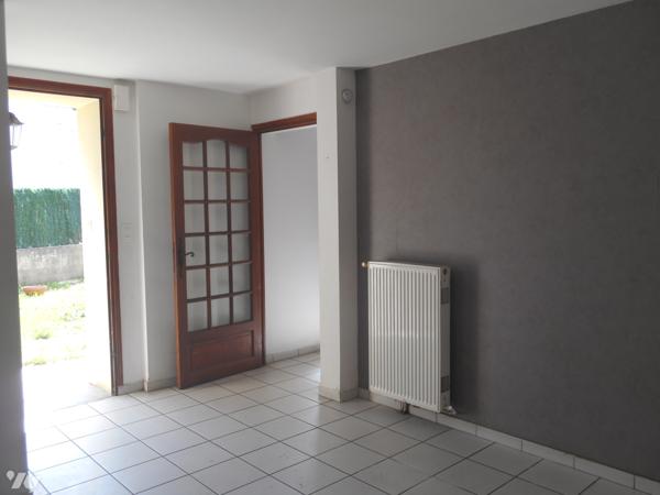 Petite maison au centre du village d'AUREILHAN