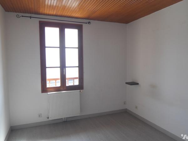 Petite maison au centre du village d'AUREILHAN