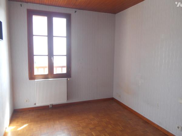 Petite maison au centre du village d'AUREILHAN