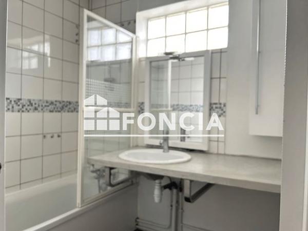 Location Appartement 2 pièces 53.02 m² - 51 RUE ORFILA Paris 75020