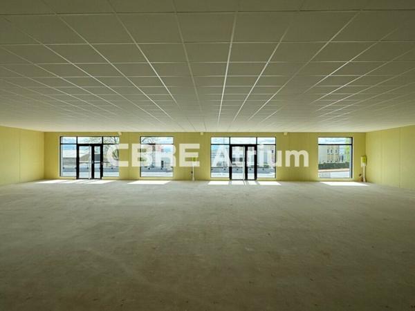 Location Commerce 03300 Cusset