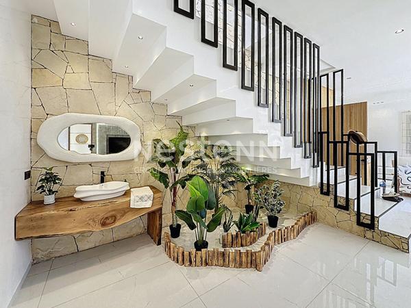 Villa d'architecte moderne de 4 suites route de l'Ourika sur terrain de 1000m2