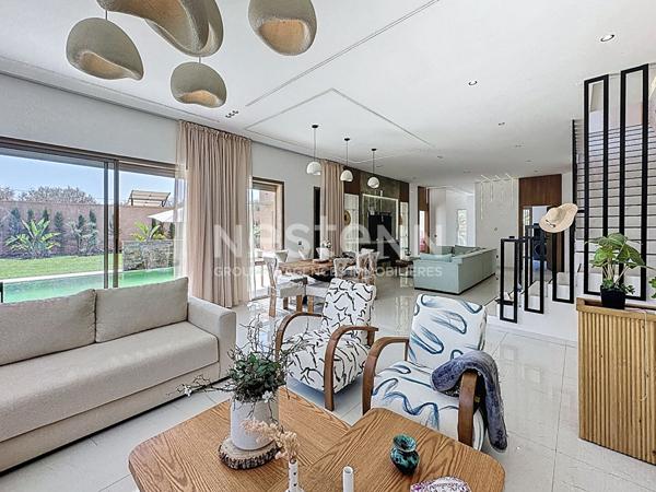 Villa d'architecte moderne de 4 suites route de l'Ourika sur terrain de 1000m2
