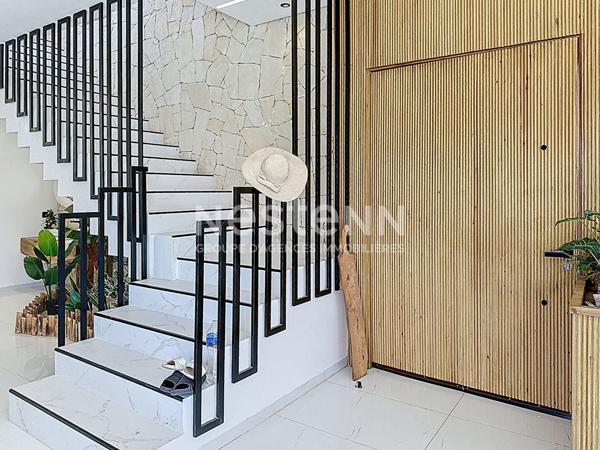 Villa d'architecte moderne de 4 suites route de l'Ourika sur terrain de 1000m2