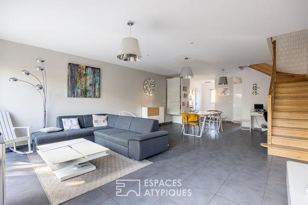 Maison en duplex avec terrasse et garage