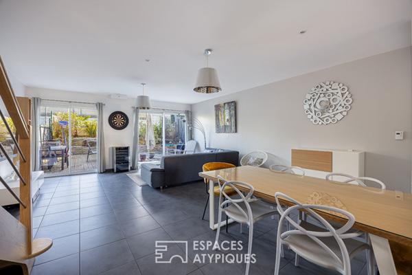 Maison en duplex avec terrasse et garage