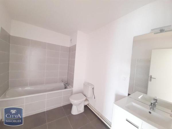 Appartement à louer 2 pièces 42.02m² Armentières (59280)