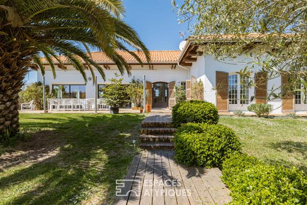 Maison lumineuse nichée dans un écrin de verdure entre plages et campagne