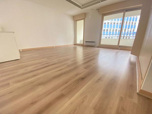 Appartement Dijon 4 pièce(s) 81.08 m2 + place de parking + cave