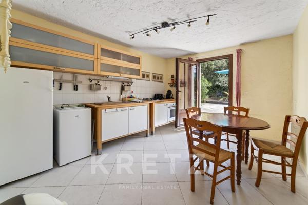 A proximité de l'Isle sur la Sorgue - Grande maison familiale - Vue dégagée - Piscine