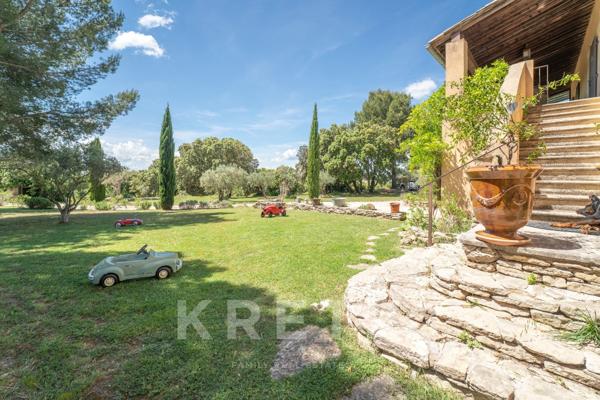 A proximité de l'Isle sur la Sorgue - Grande maison familiale - Vue dégagée - Piscine