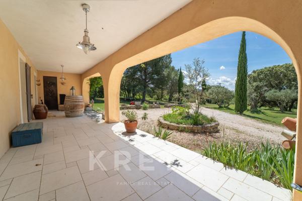 A proximité de l'Isle sur la Sorgue - Grande maison familiale - Vue dégagée - Piscine