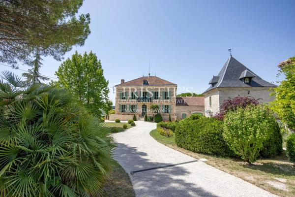 Le Domaine du Paon, avec trois cottages et des vues sur la vallée incomparables