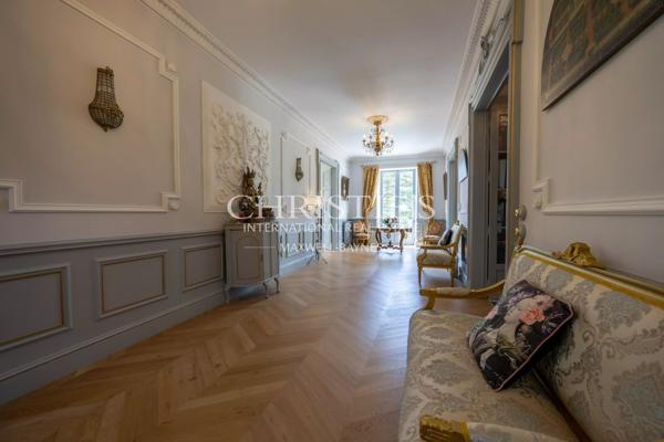 Le Domaine du Paon, avec trois cottages et des vues sur la vallée incomparables