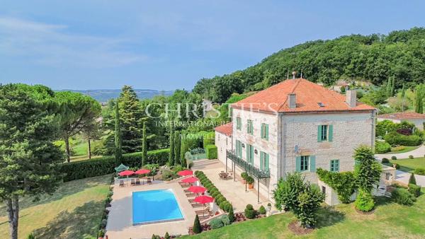 Le Domaine du Paon, avec trois cottages et des vues sur la vallée incomparables