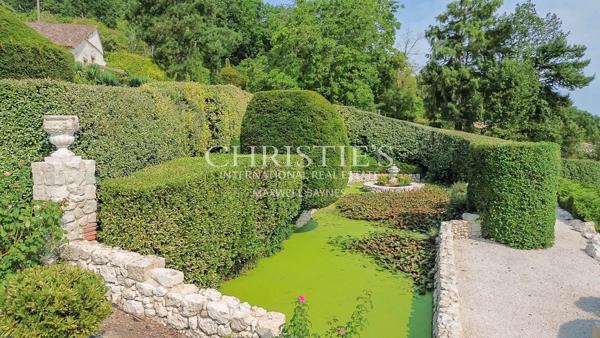 Le Domaine du Paon, avec trois cottages et des vues sur la vallée incomparables