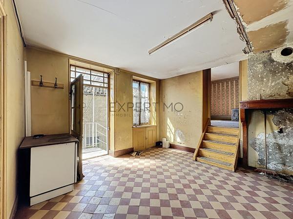 Tournus (71700) Ensemble immobilier de caractère composé de deux maisons, avec un fort potentiel de rénovation, au calme