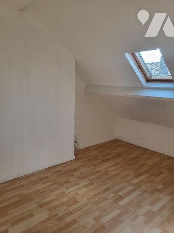 Idéal investisseur ! Au centre de BRAY-DUNES et à 1 kilomètre de la plage environ, maison à usa...