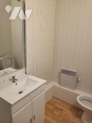 Idéal investisseur ! Au centre de BRAY-DUNES et à 1 kilomètre de la plage environ, maison à usa...