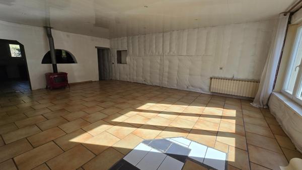 Maison 8 pièces avec garage et jardin