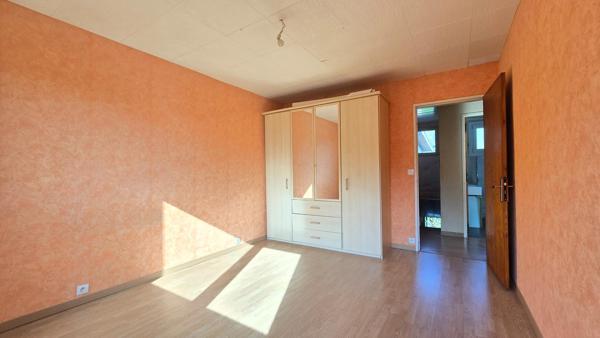 Maison 8 pièces avec garage et jardin