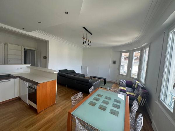 Charme et élégance au rendez-vous pour ce bel appartement familial !