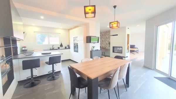 CHARMANTE MAISON 3 CHAMBRES DE 119M2 AVEC PISCINE