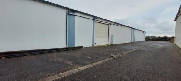 Local artisanal, commercial ou dépôt de 400 m²