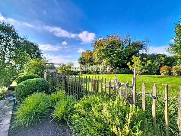 Coup de coeur à Plouër-sur-Rance : élégante maison en pierres, 5 chambres, piscine et jardin paysager - À visiter absolument !